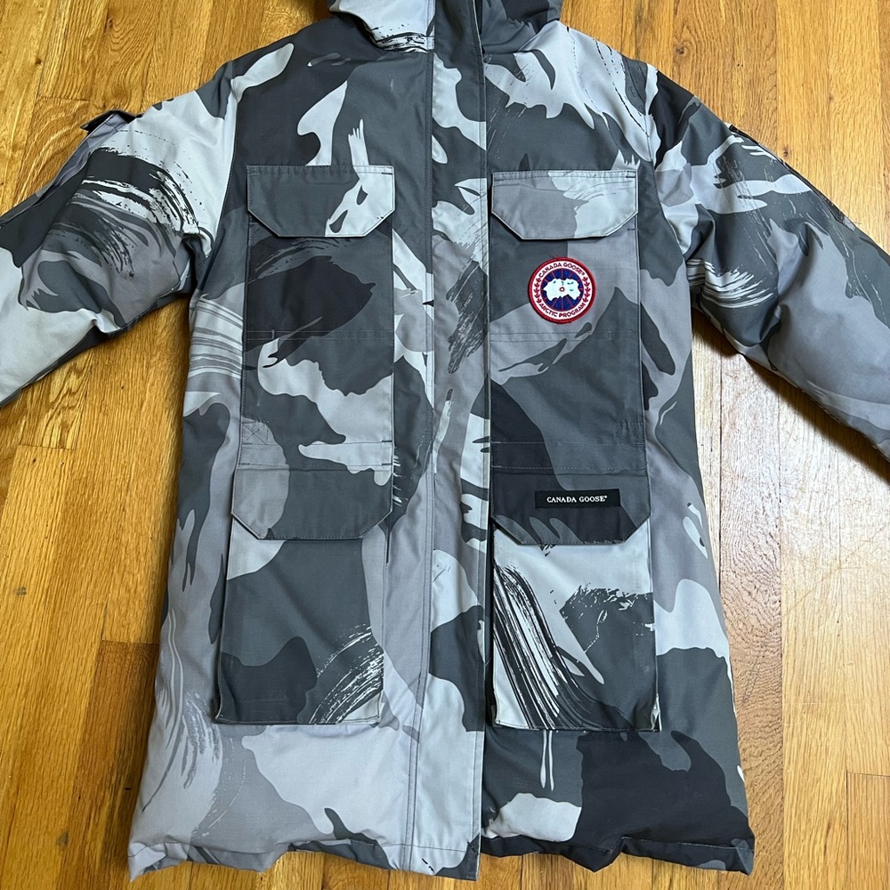 Canada Goose Gray & Black Camouflage Parka with Fur Trim Hood - Picture 3 of 16